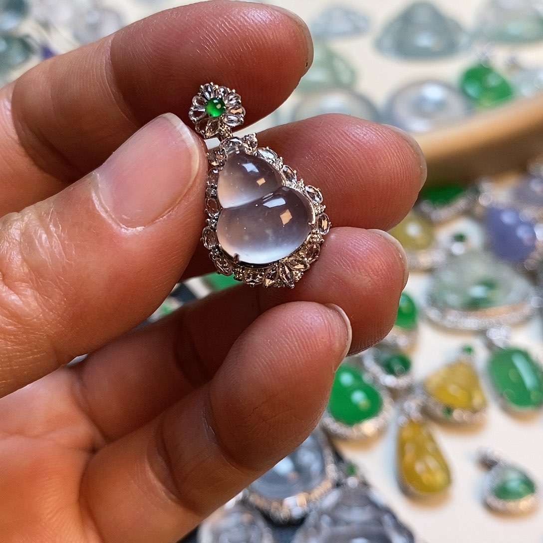 翡翠颈饰18K金镶嵌葫芦