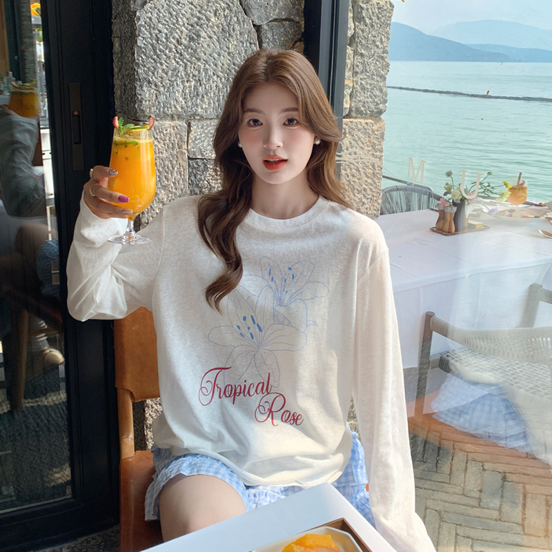 白色绝美长袖T恤女2025夏季新款防晒罩衫薄款宽松棉麻花朵上衣