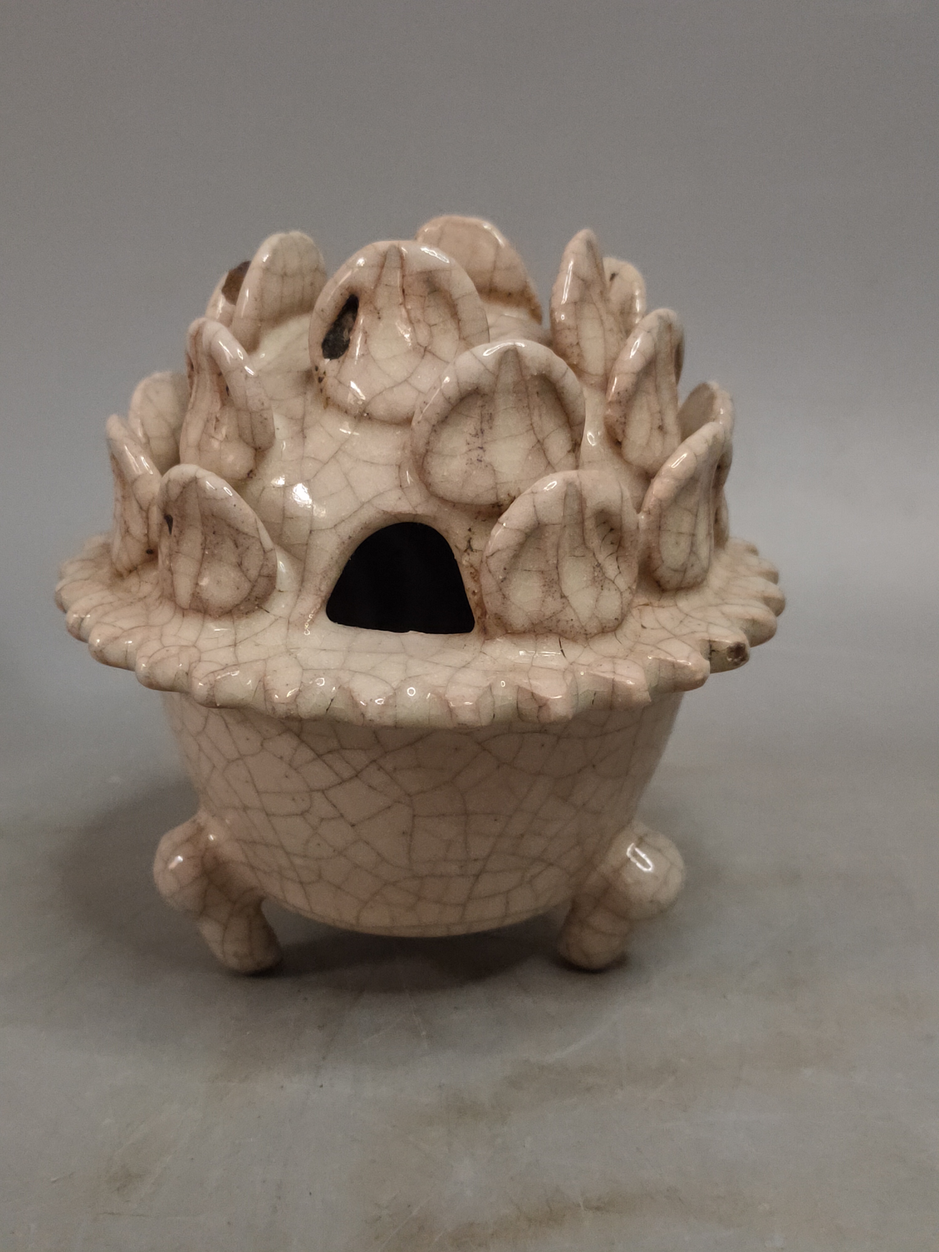 哥窑薰炉，高9.8cm，一处有磕，老瓷器，旧藏，喜欢的来