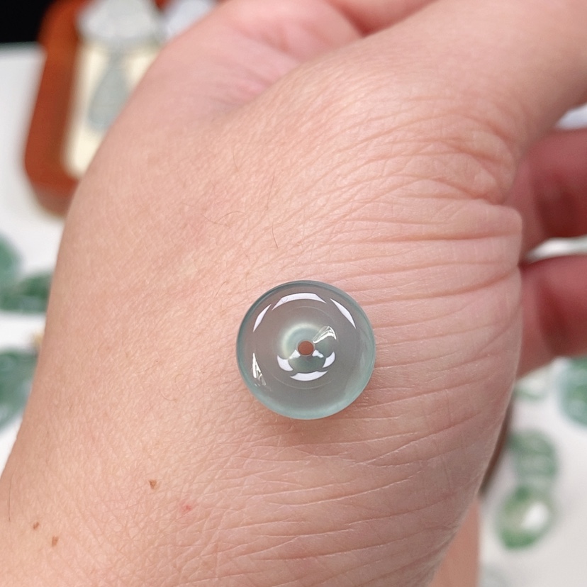 【闪购商品】翡翠吊坠(不含链)未镶嵌