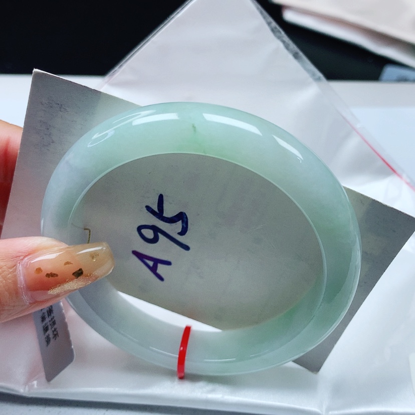 【闪购商品】翡翠手镯未镶嵌 正圈58+