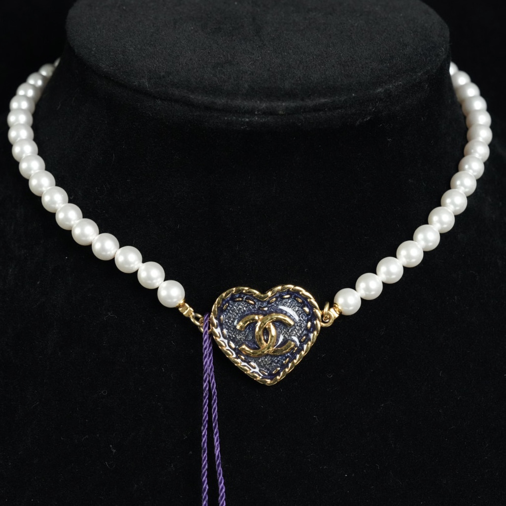 Chanel 丹宁爱心珍珠项链