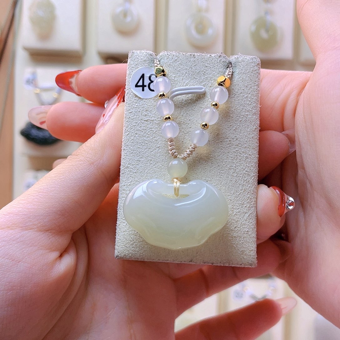 和田玉吊坠(赠链)未镶嵌彭*s