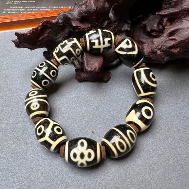 【艺心珠宝】玛瑙防伪标牙黄多宝手串M09075