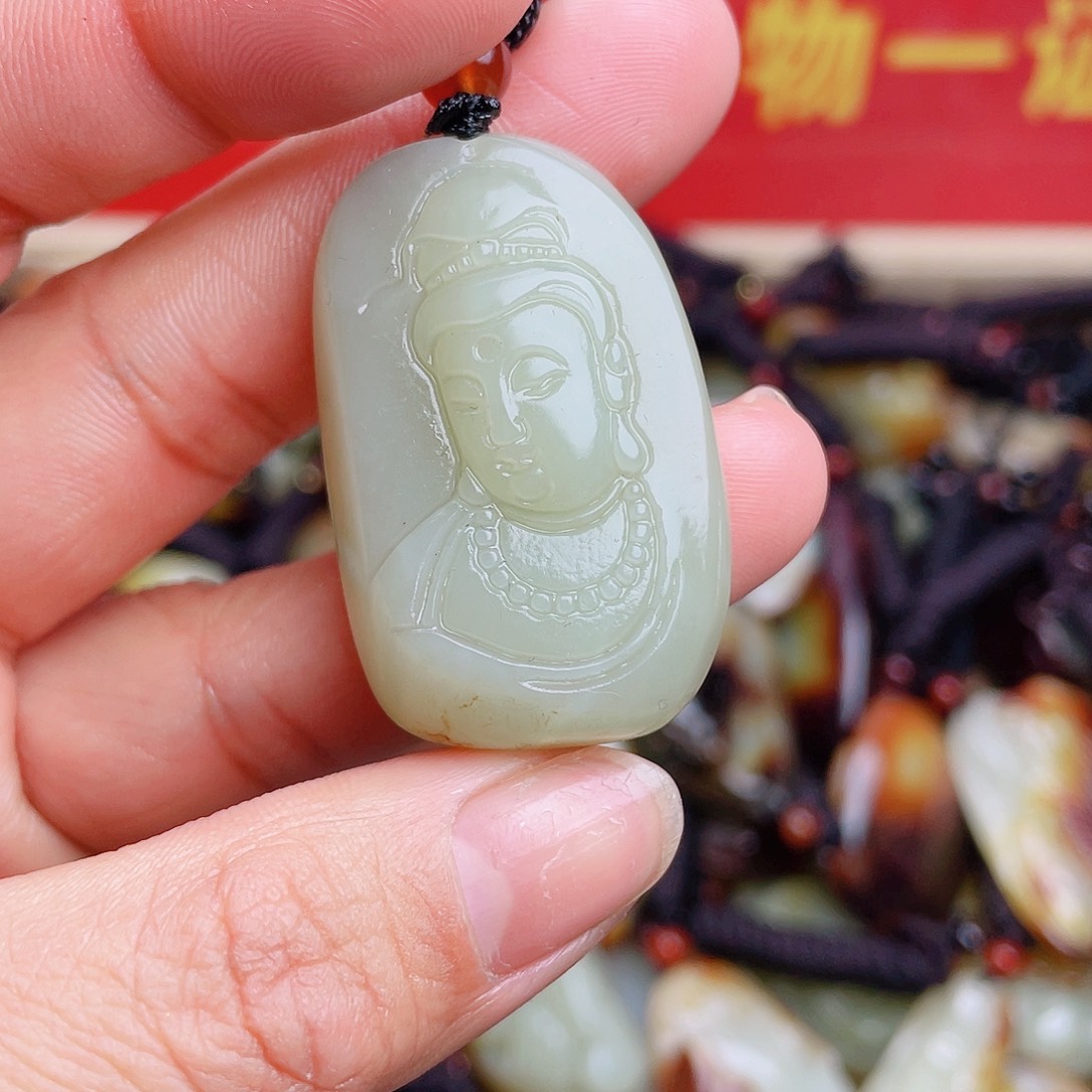 和田玉颈饰未镶嵌