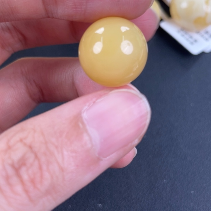 琥珀裸石未镶嵌天然39