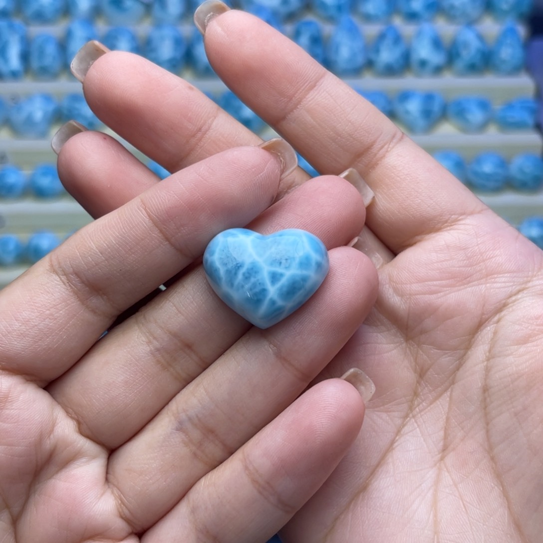 未镶嵌针钠钙石（海纹石）珠宝半成品爱心卡23（80）