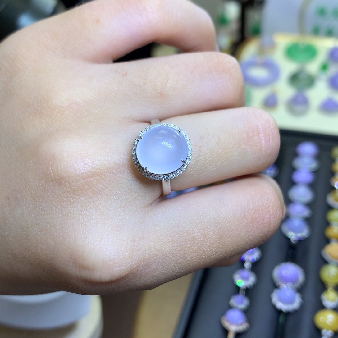 翡翠18K金镶嵌颈饰翡翠