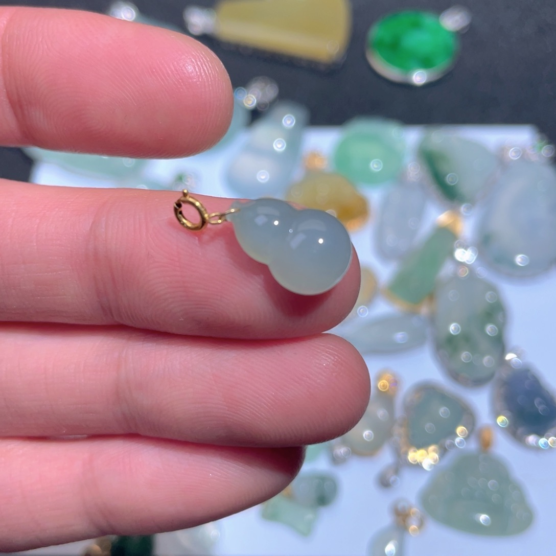 翡翠颈饰18K金镶嵌翡翠