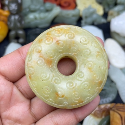 岫岩老玉（透闪石质玉）颈饰未镶嵌29