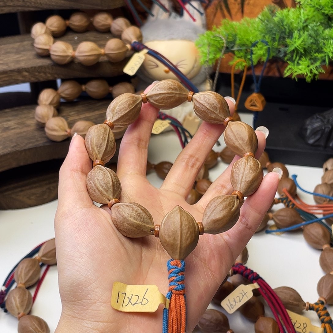 小****手串/手链橄榄核17/26