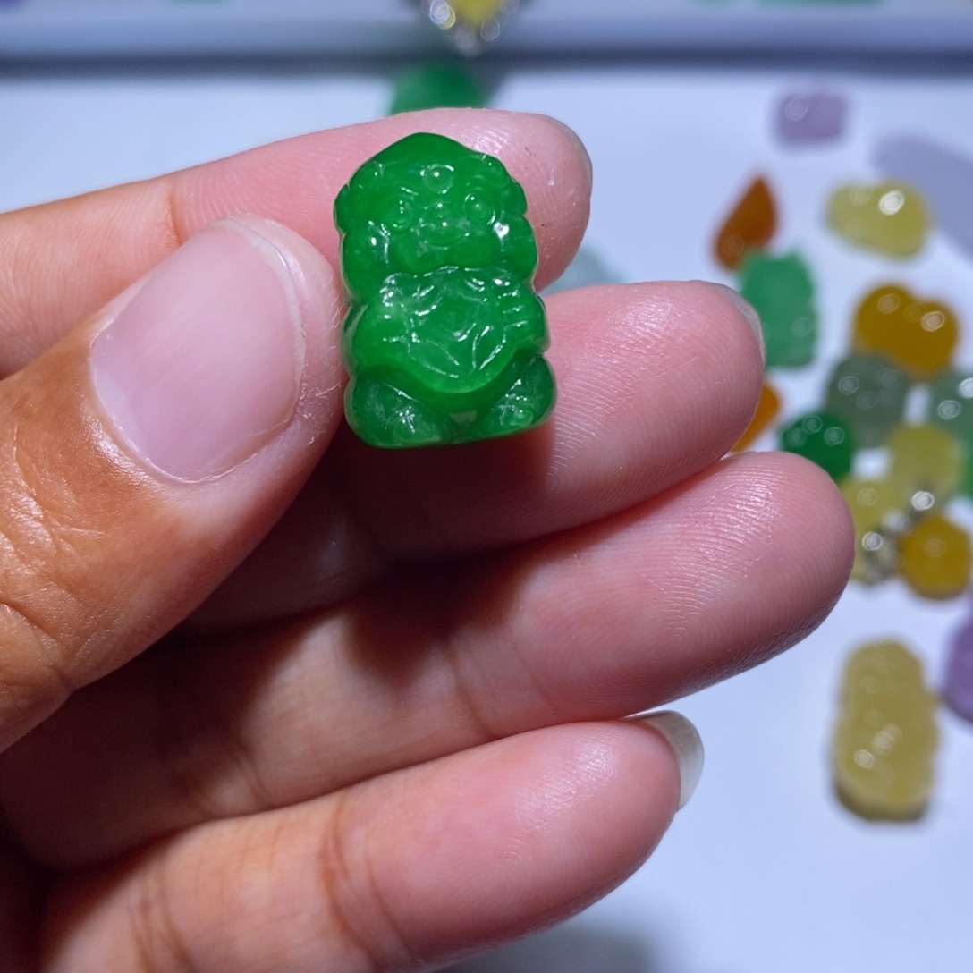 颈饰未镶嵌翡翠贤*