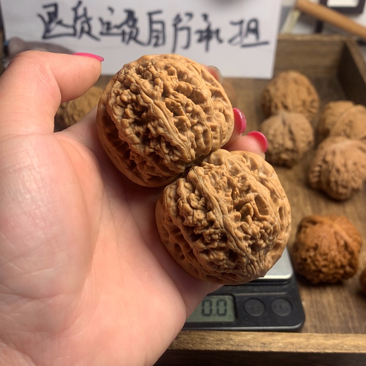 文玩核桃吊坠春****疾粗筋