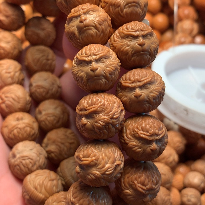 【闪购商品】猴头核桃吊坠人***后悟空