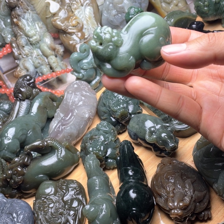 和田玉把件未镶嵌貔貅