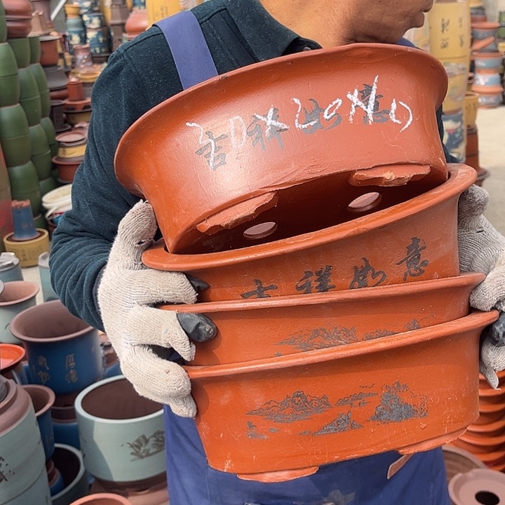 紫砂紫砂花盆和一条