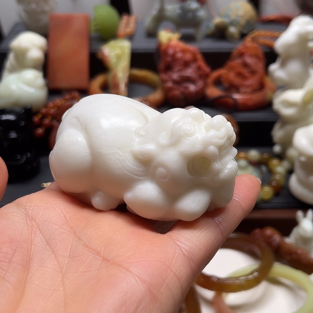 蛇纹石玉手把件未镶嵌