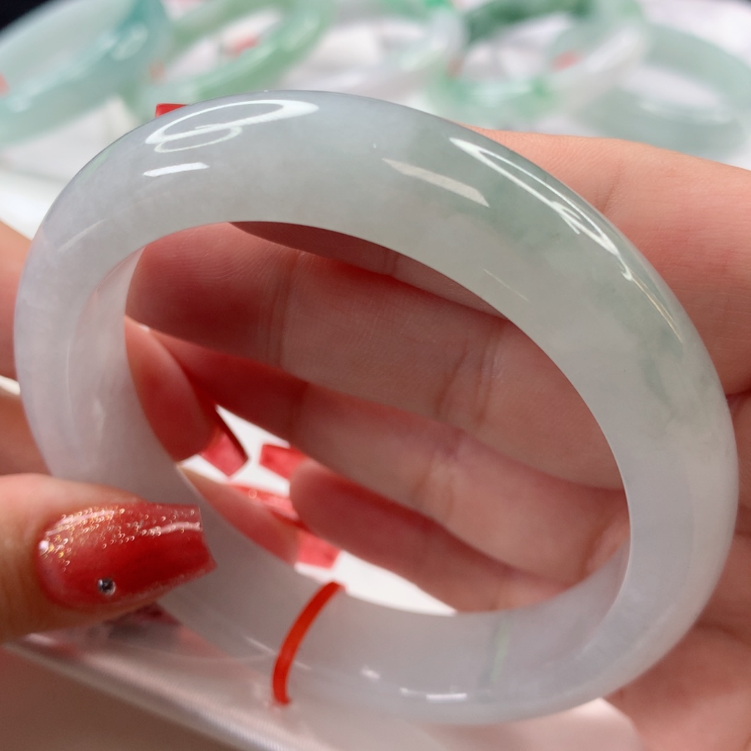 翡翠手镯未镶嵌59.7圈口晴底大方温柔