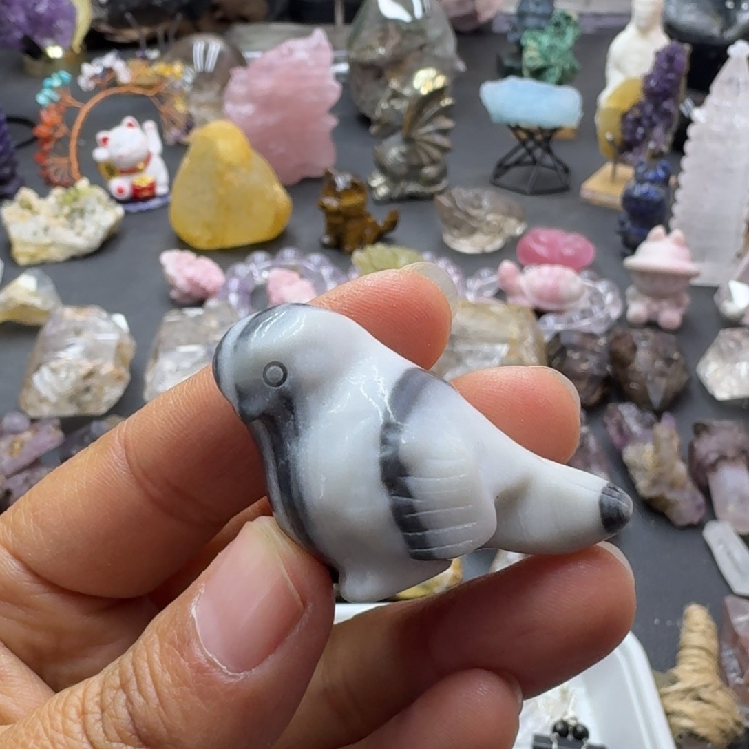 z***u石材小鸟的一个小