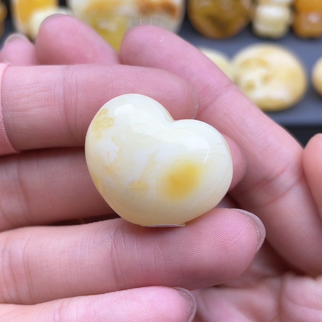 琥珀裸石未镶嵌蜜蜡