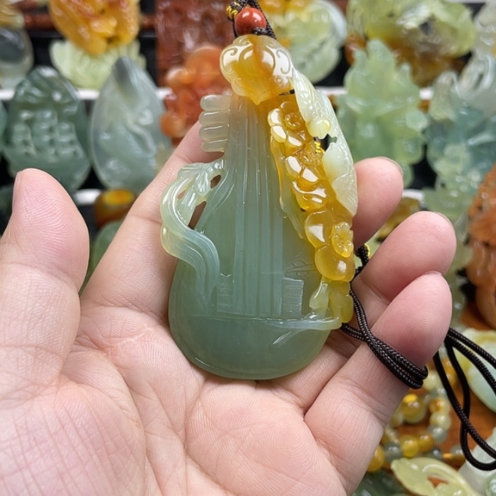 蛇纹石玉未镶嵌颈饰