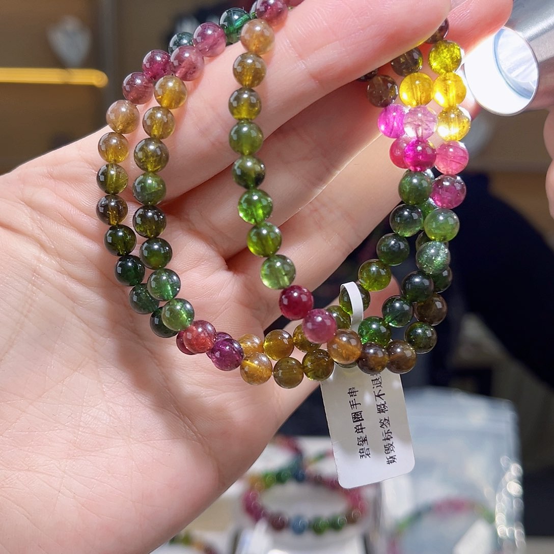 碧玺多样性发一件碧玺6m m未镶嵌