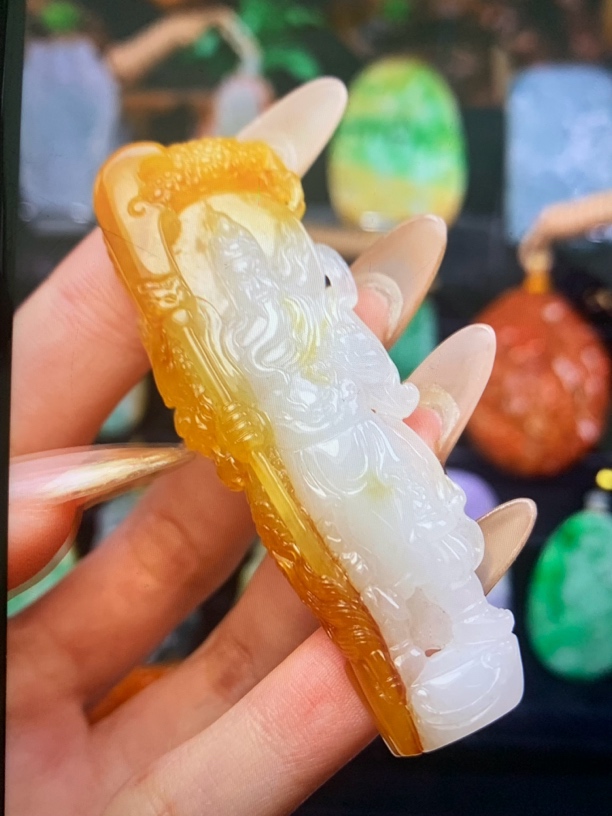 翡翠挂件毛货抛光一物一证