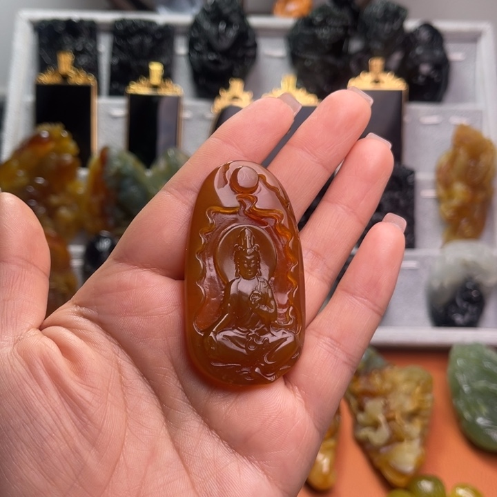 蛇纹石玉颈饰未镶嵌?**运
