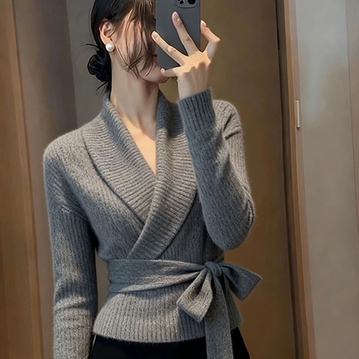 设计系带初秋单穿针织交叉开衫秋季上衣轻熟新款毛衣多巴胺