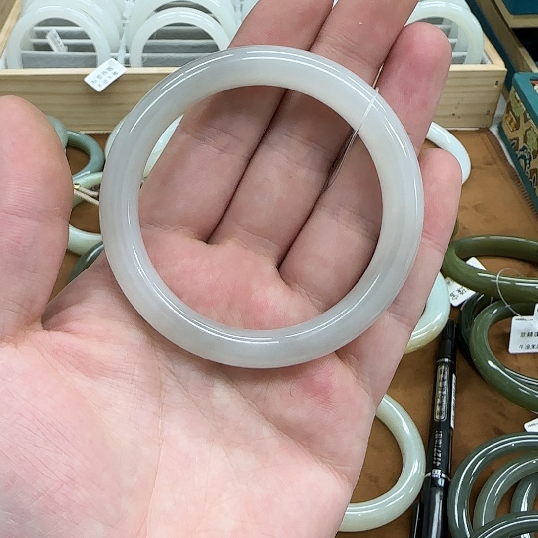 和田玉手镯未镶嵌?*S