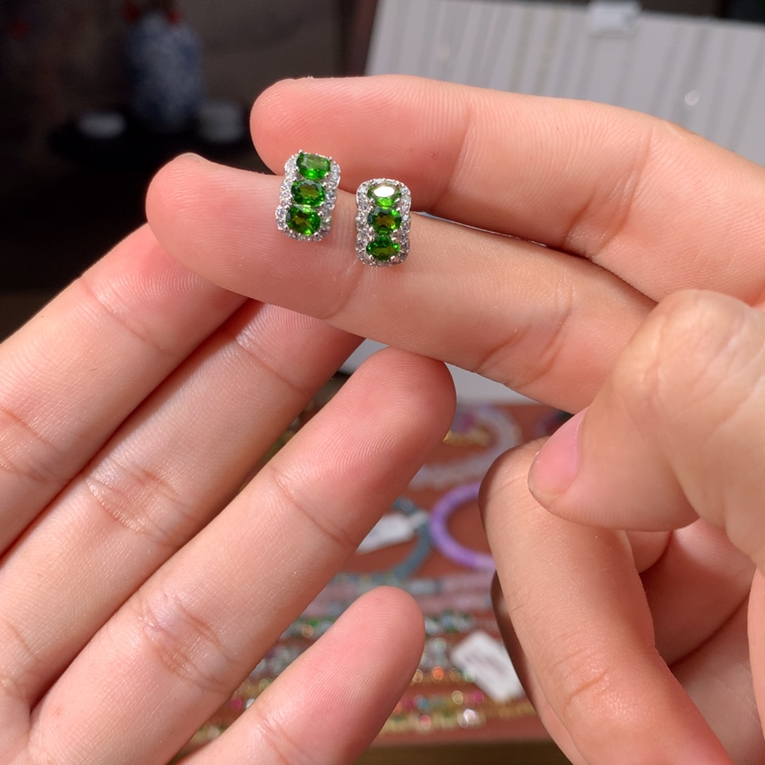 戴妃款耳钉透辉石银S925镶嵌