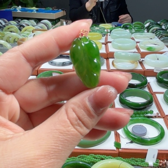 和田玉吊坠(赠链)未镶嵌