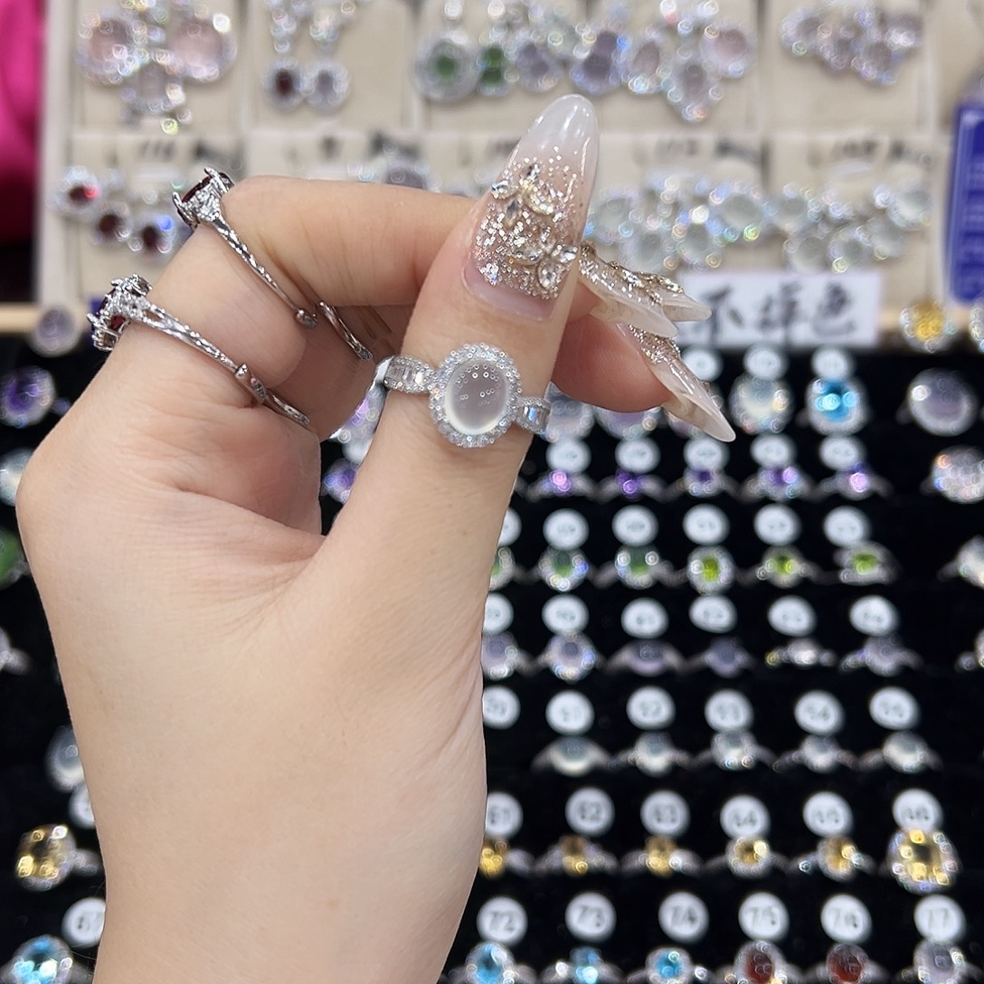 U***i蛇纹石玉银S925镶嵌戒指