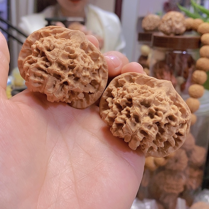 【闪购商品】文玩核桃把件50矮壮官帽