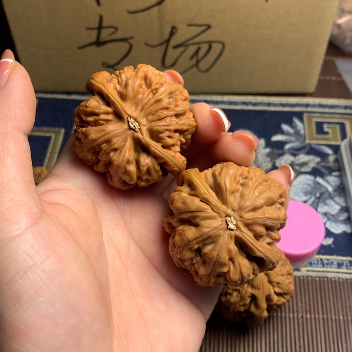 吊坠文玩核桃翱*粗筋