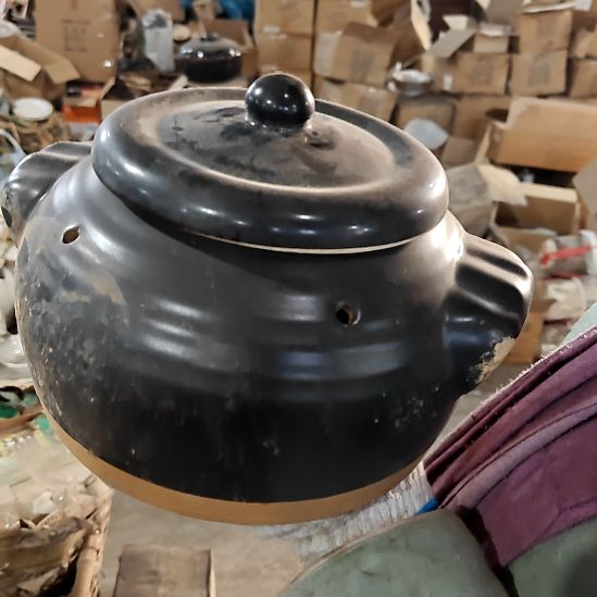 绿泥盘子碗茶壶啥都有