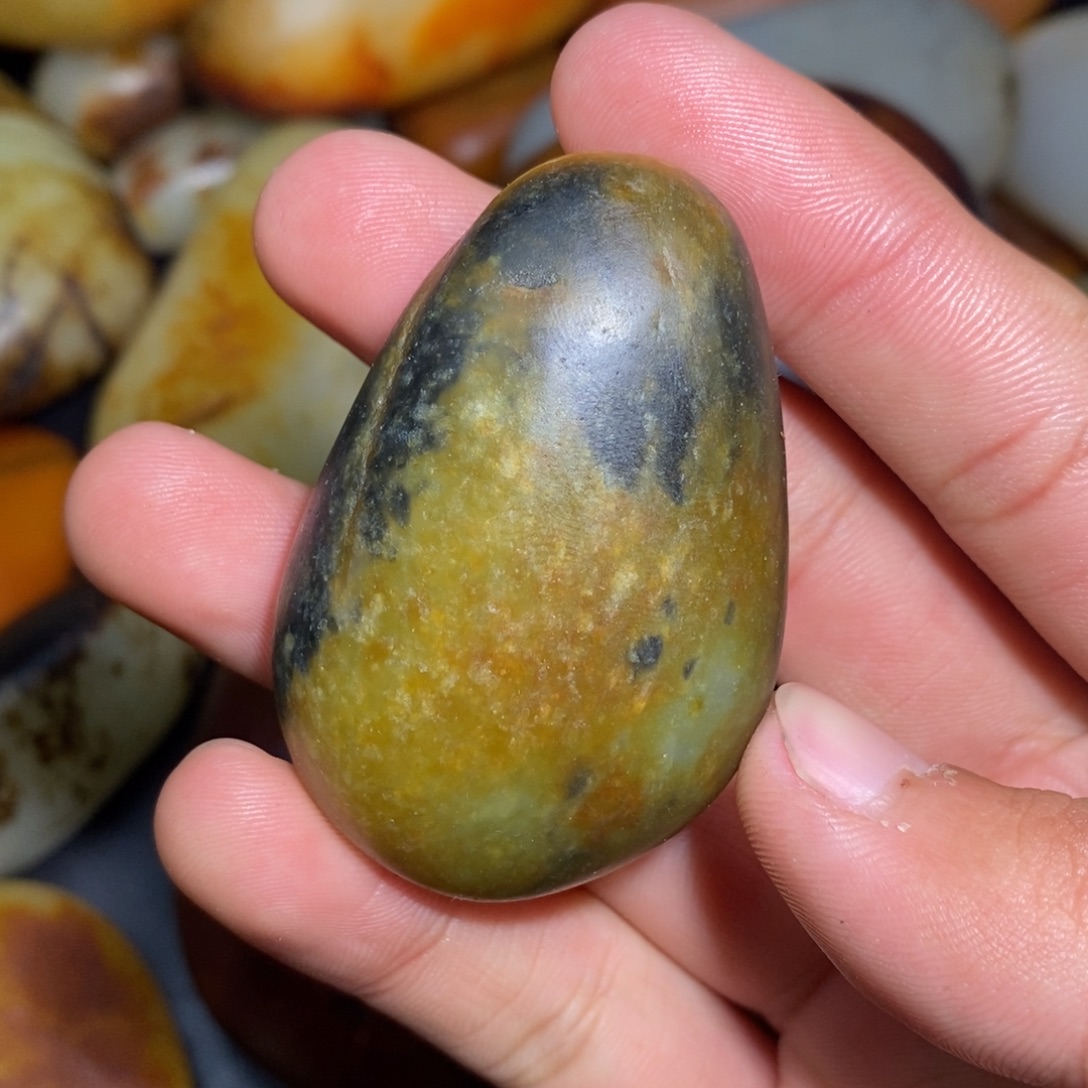 和田玉未镶嵌珠宝奇石