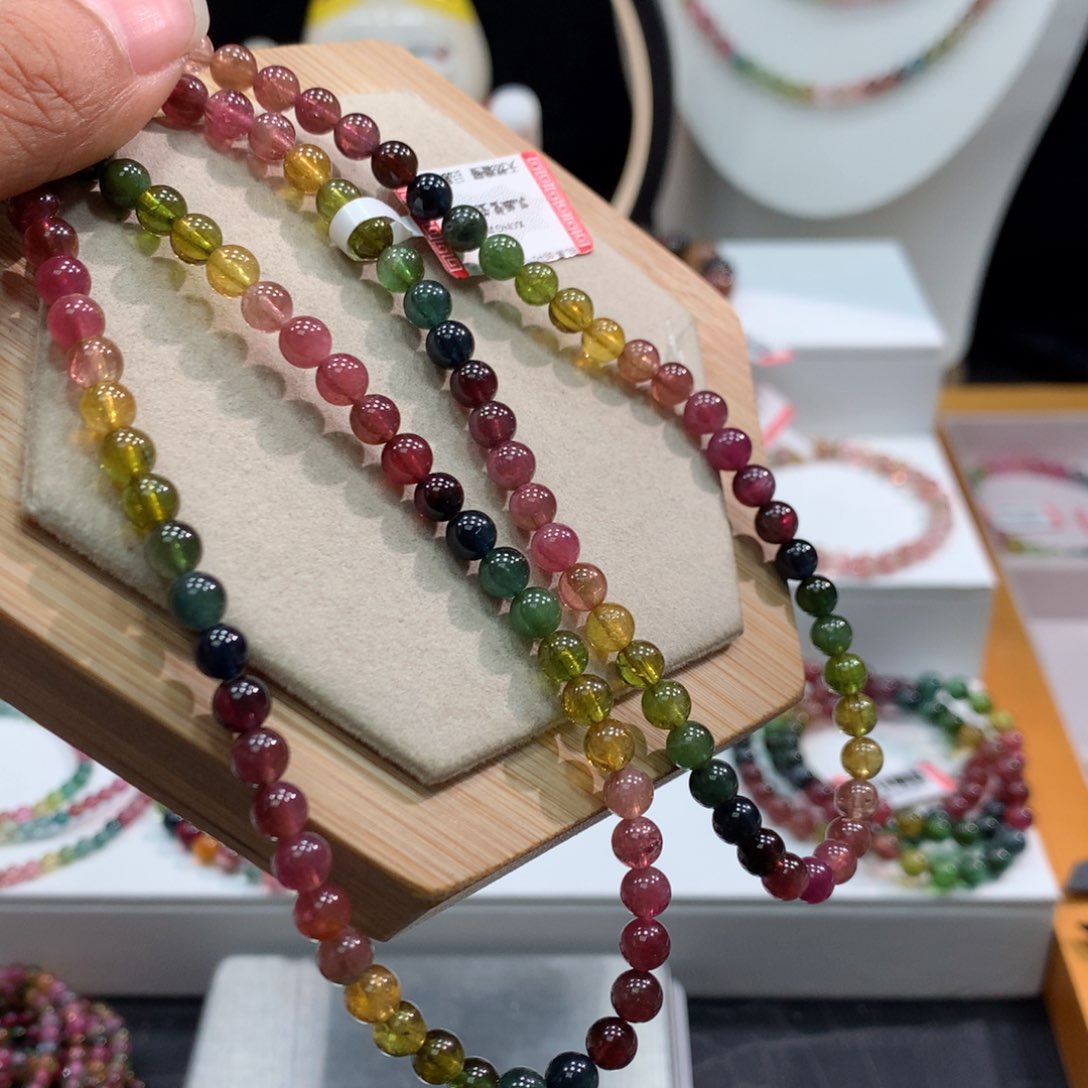 碧玺手链未镶嵌       5.4mm。