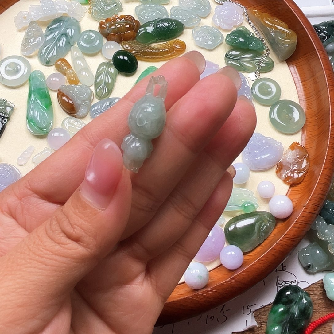 颈饰未镶嵌翡翠5678887665