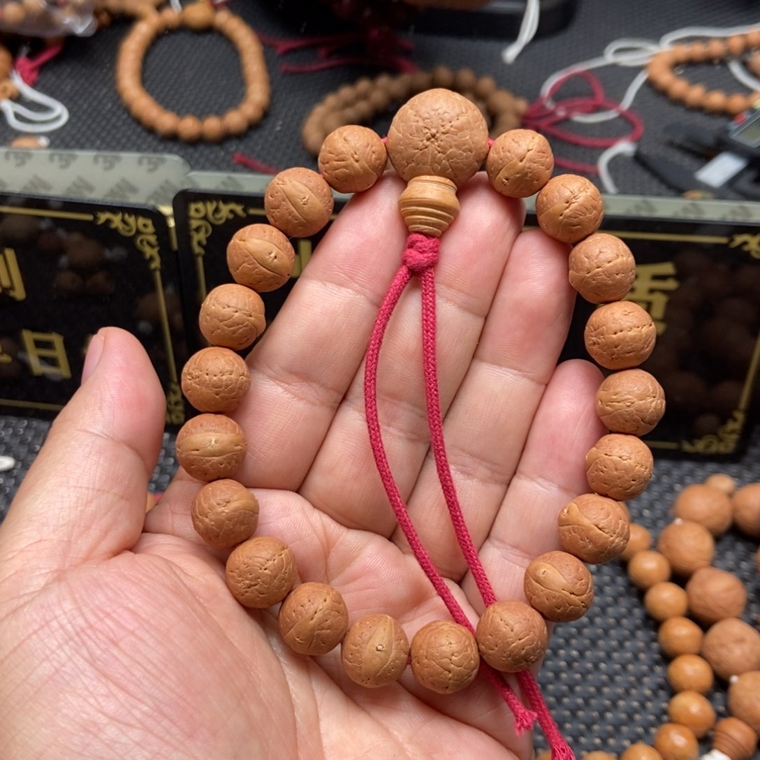 凤眼菩提吊坠12+精品实心手串