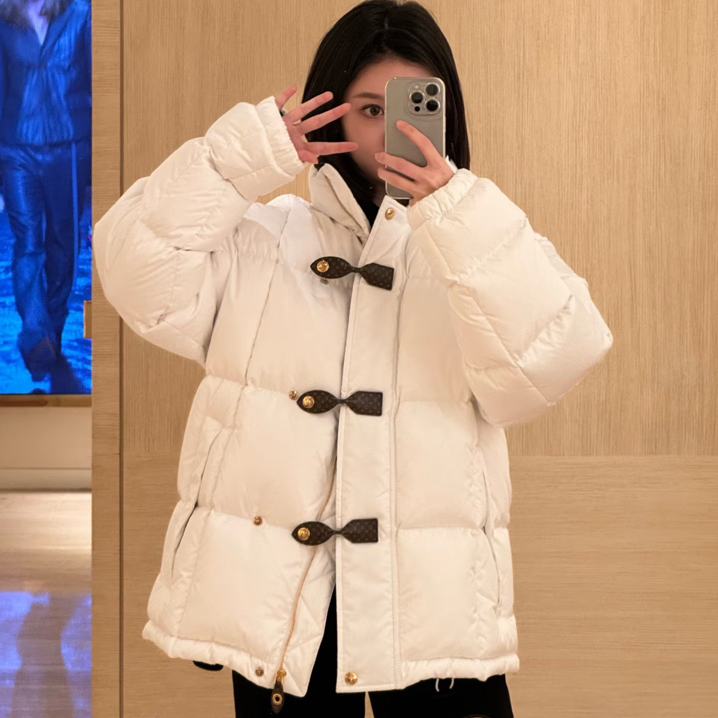 99新 LouisVuitton/路易威登 玄色 白色内里满印羽绒服 34码 99新