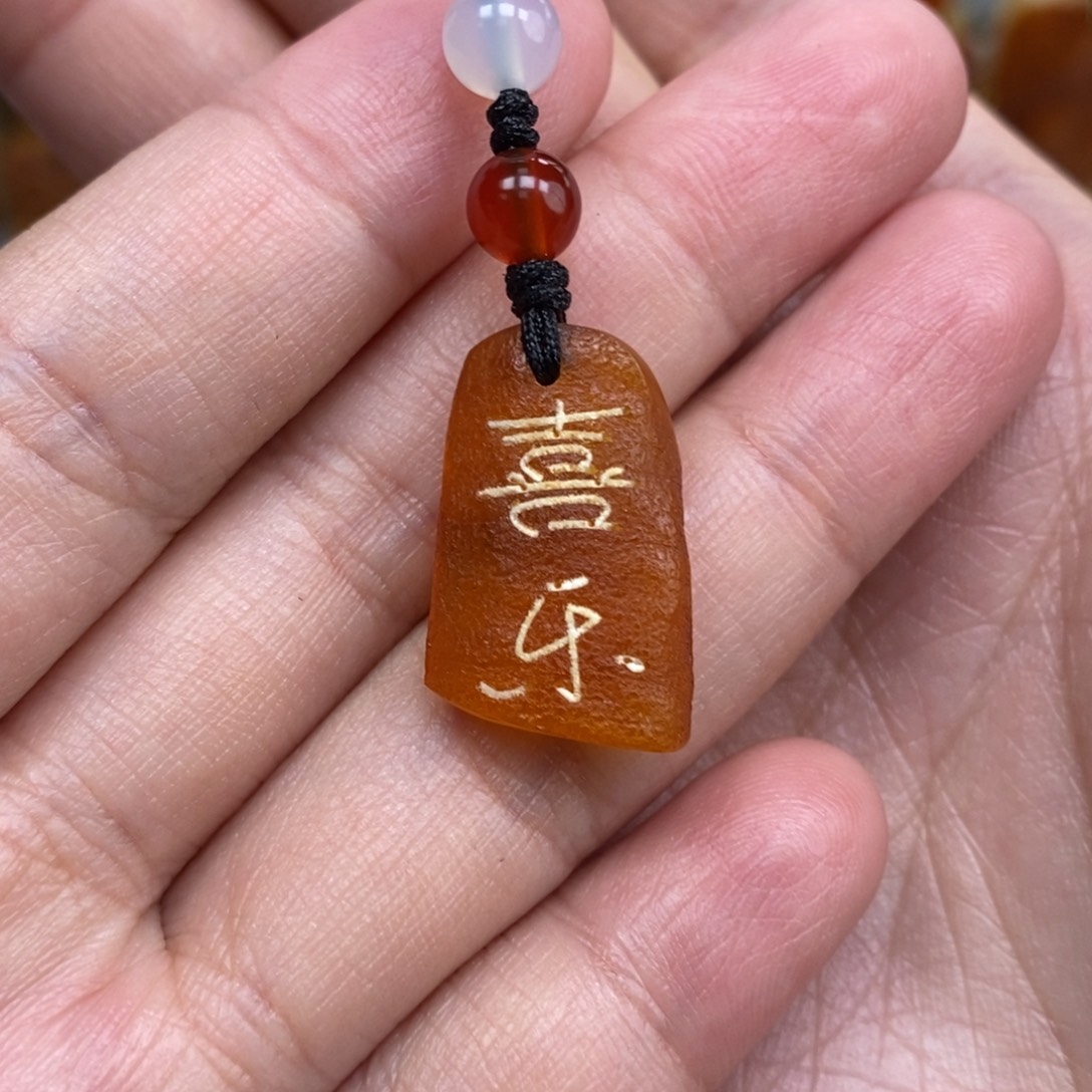 蜜蜡未镶嵌珠宝奇石