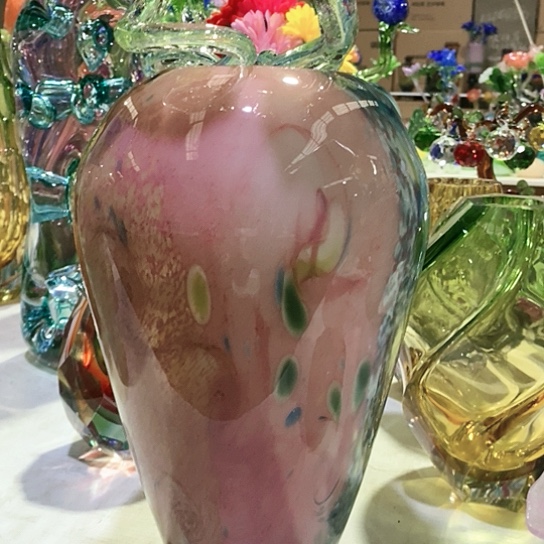 琉璃花瓶高45厘米宽9厘米