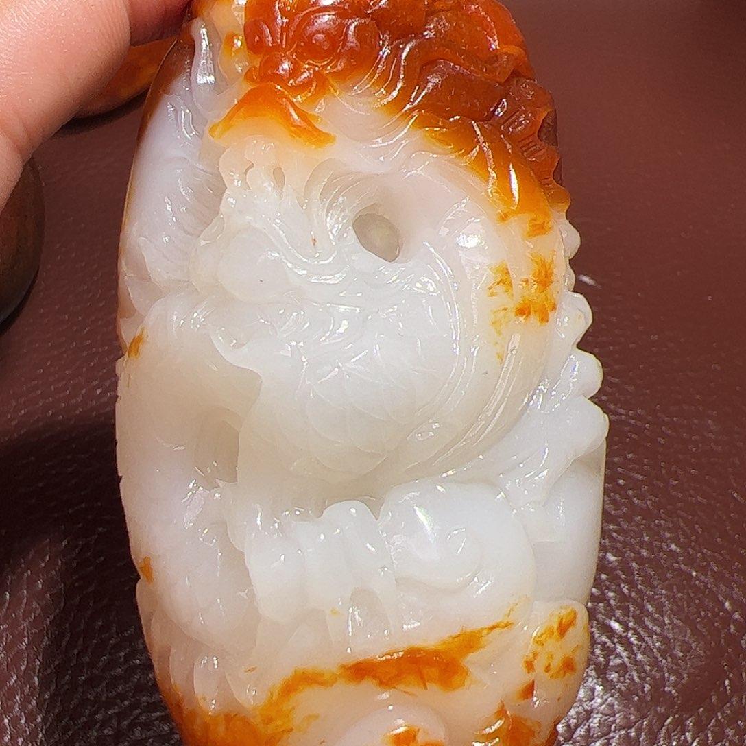 张***寅和田玉未镶嵌颈饰