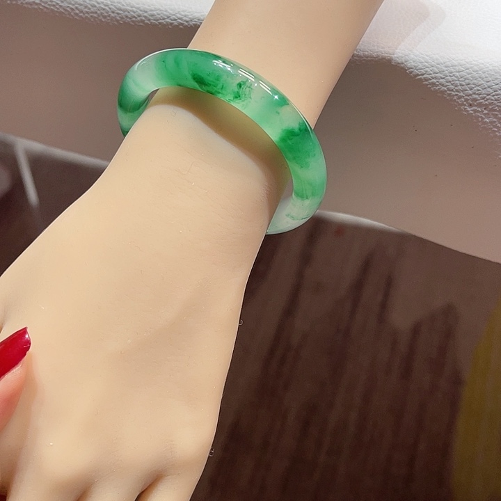 石英质玉手镯未镶嵌夏*尼