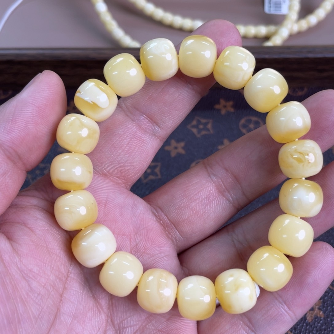 蜜蜡裸石未镶嵌046000000000