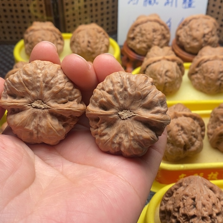 吊坠桃核蛤蟆头41。。。。。。