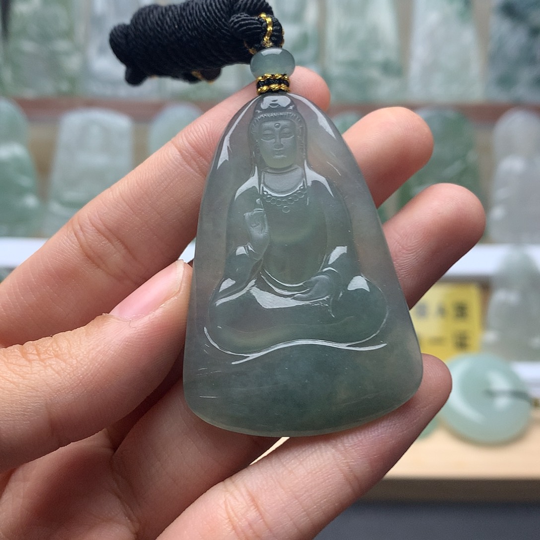 翡翠未镶嵌颈饰素衣