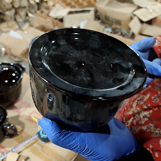 摆件盘子碗茶壶啥都有