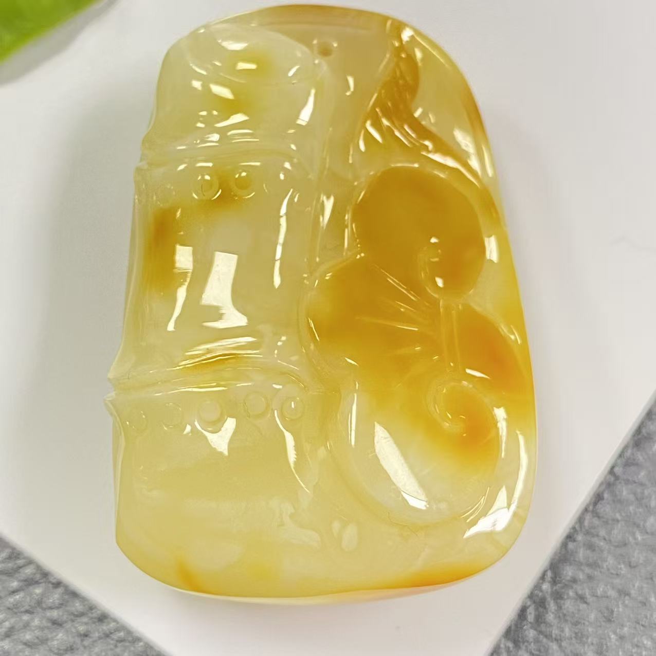 「戴琴珠宝」Q1293-蜜蜡雕刻件吊坠（多样性发其一）